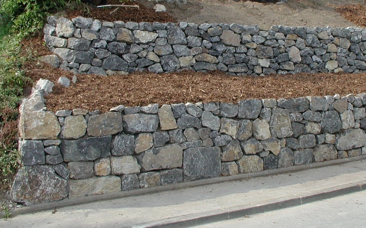 Trockenmauersteine Steinberger Kalkfels 20 - 50 cm gebrochen