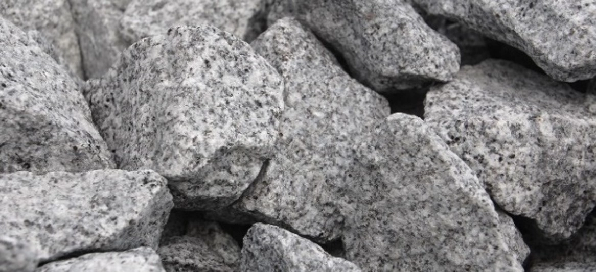 Gabionenstein Granit grau  gebrochen