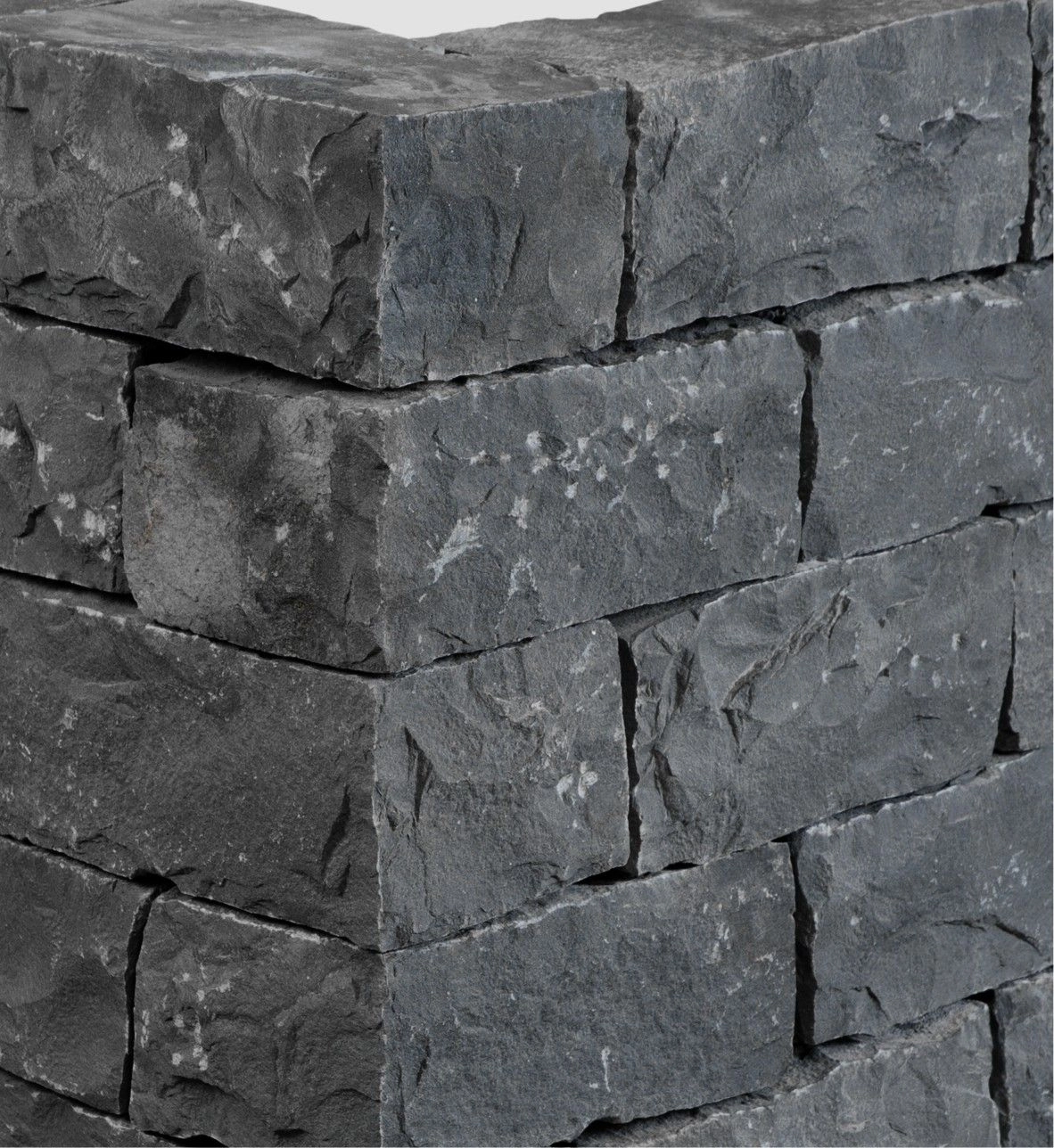 Natursteinmauer Basalt Elegance 15 x 20 x 35 cm Sichtflächen bruchrau, Stoß- und Lagerfugen gesägt